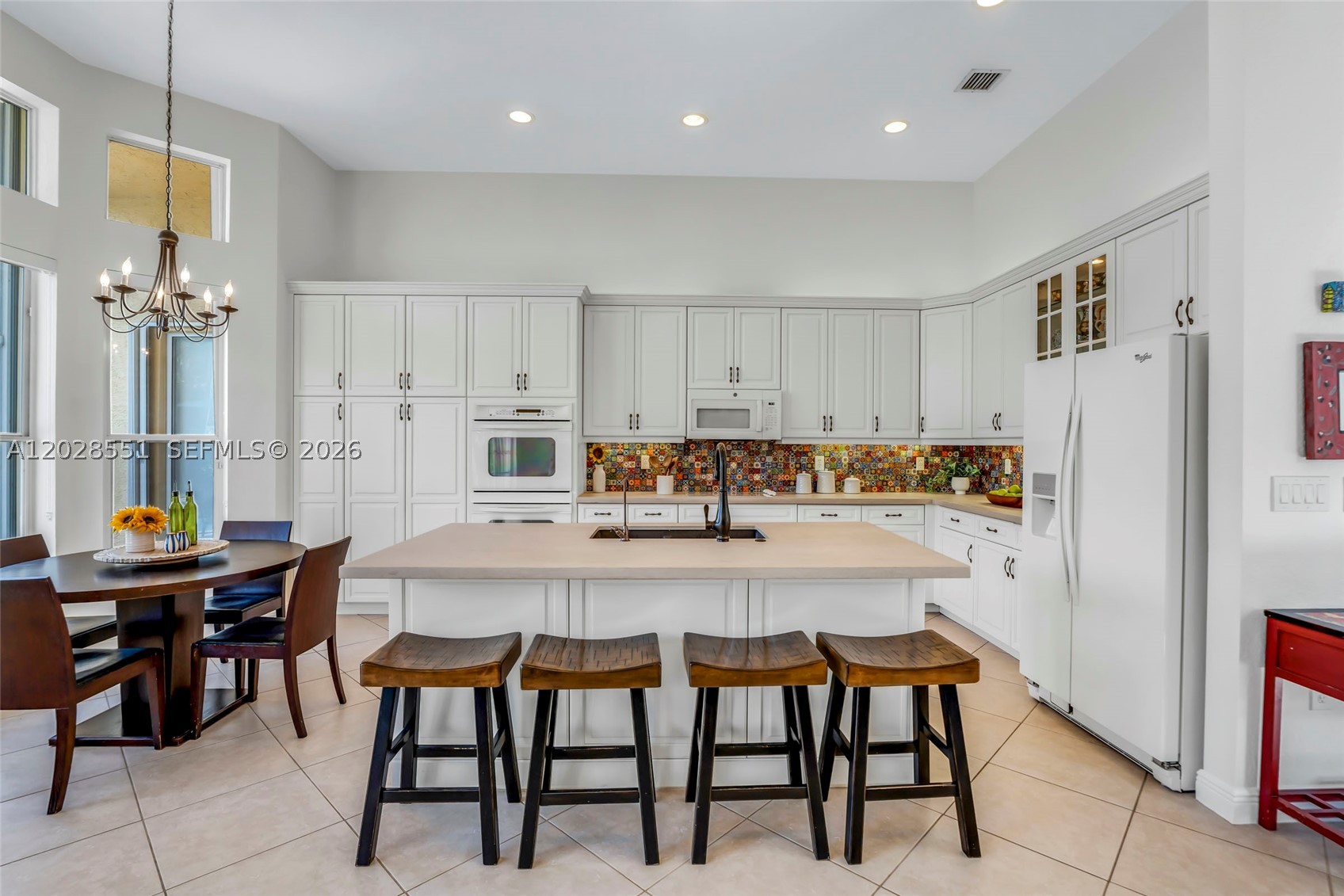 SUNSET LAKES - Residential