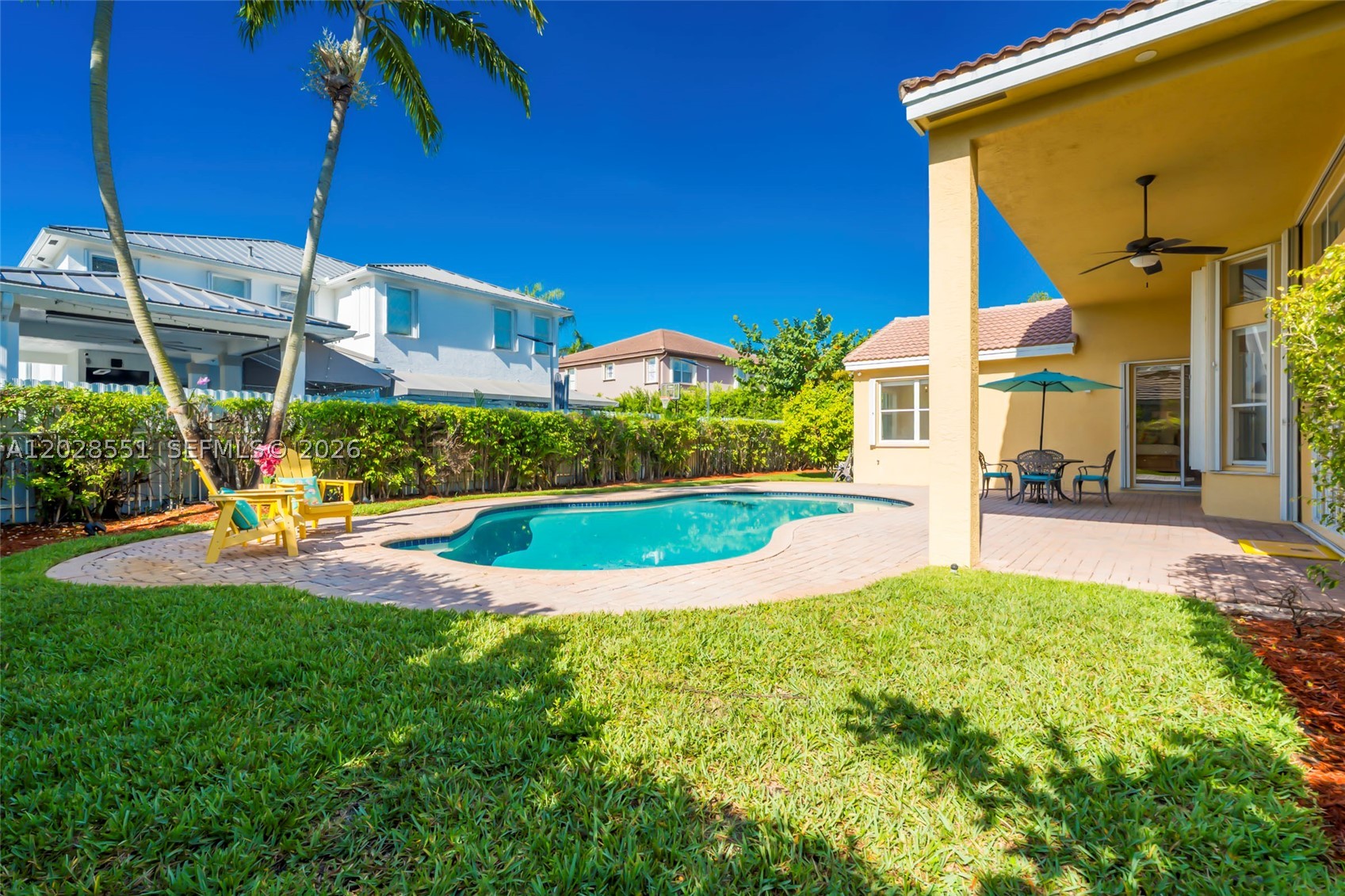 SUNSET LAKES - Residential