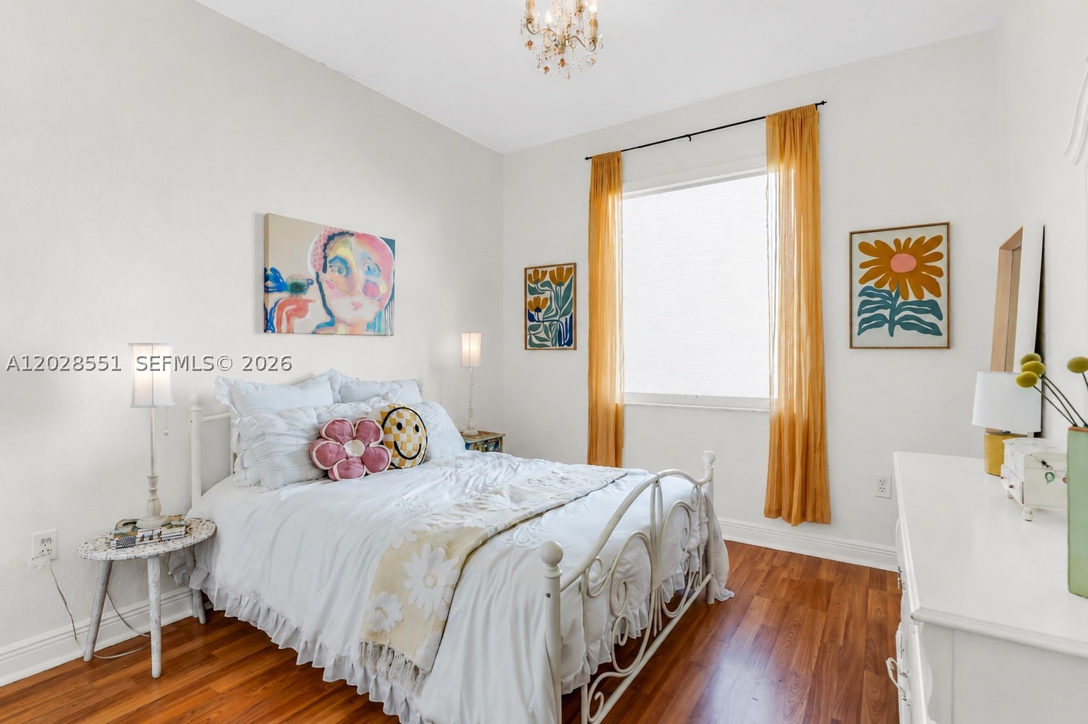 SUNSET LAKES - Residential