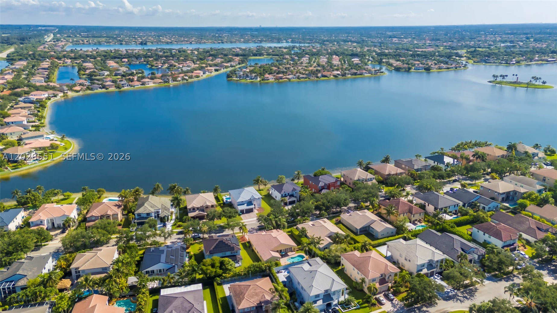 SUNSET LAKES - Residential