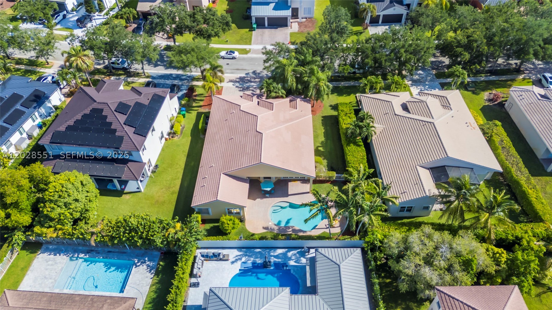 SUNSET LAKES - Residential