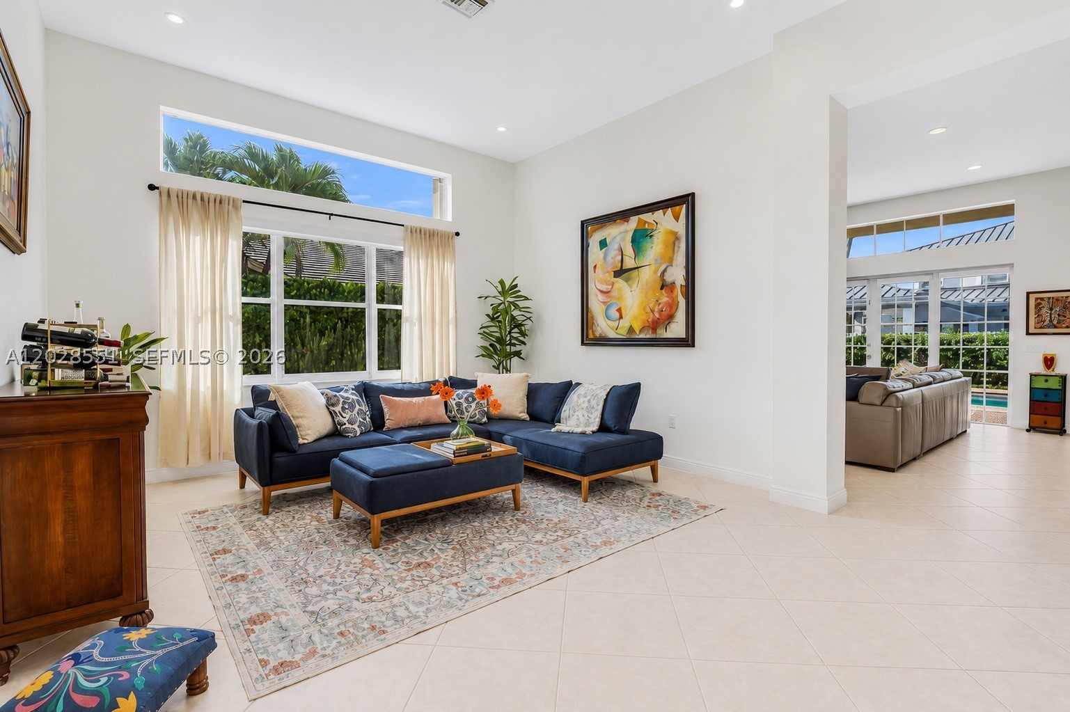 SUNSET LAKES - Residential