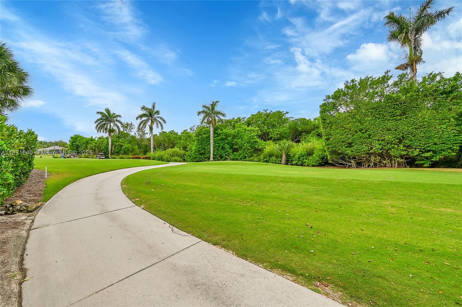 WINDWARD CAY - Residential