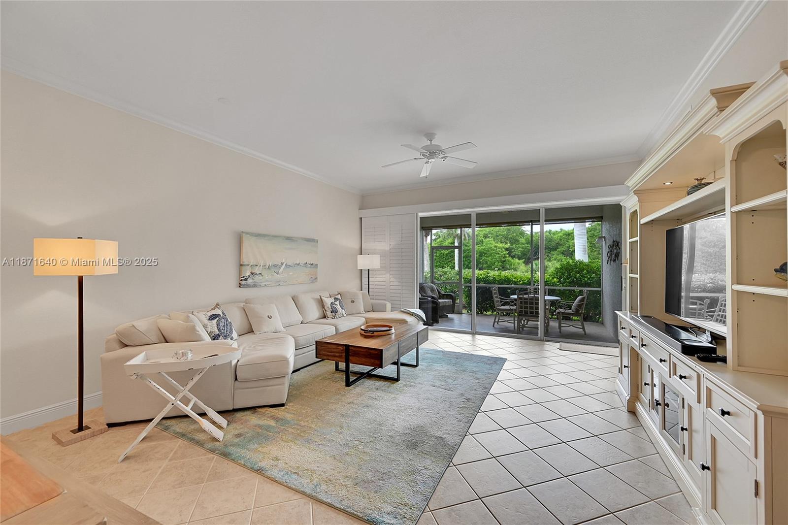 WINDWARD CAY - Residential