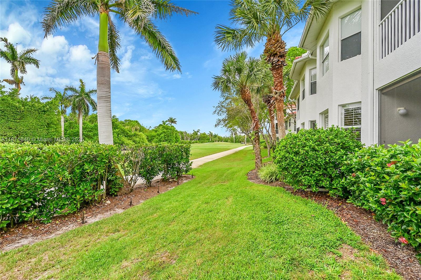 WINDWARD CAY - Residential