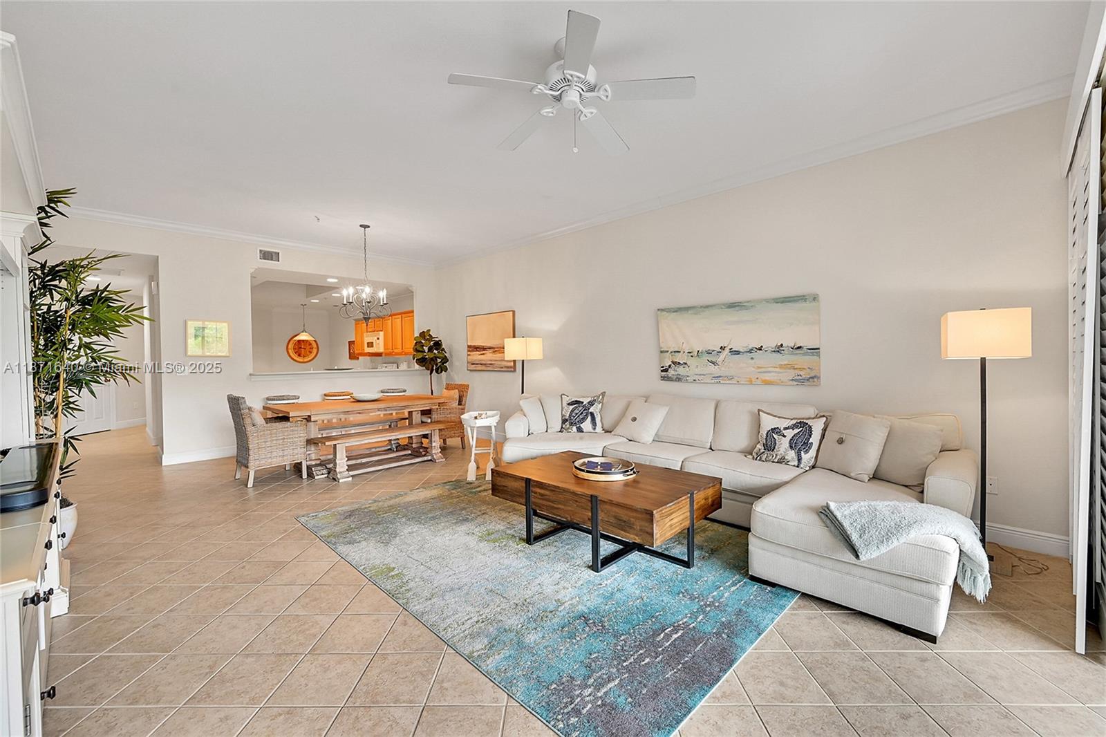 WINDWARD CAY - Residential
