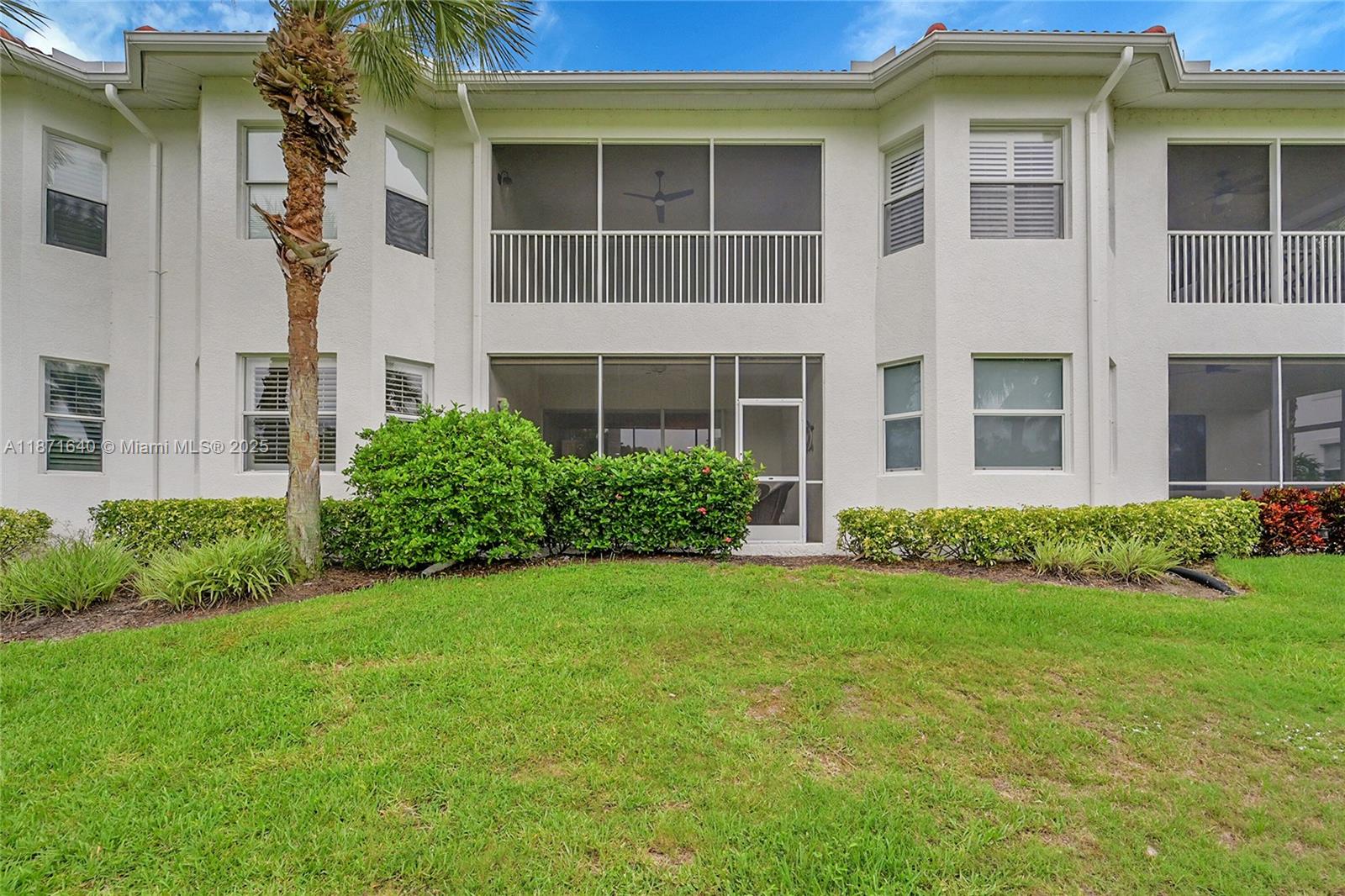 WINDWARD CAY - Residential
