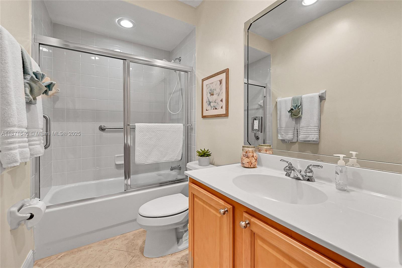 WINDWARD CAY - Residential