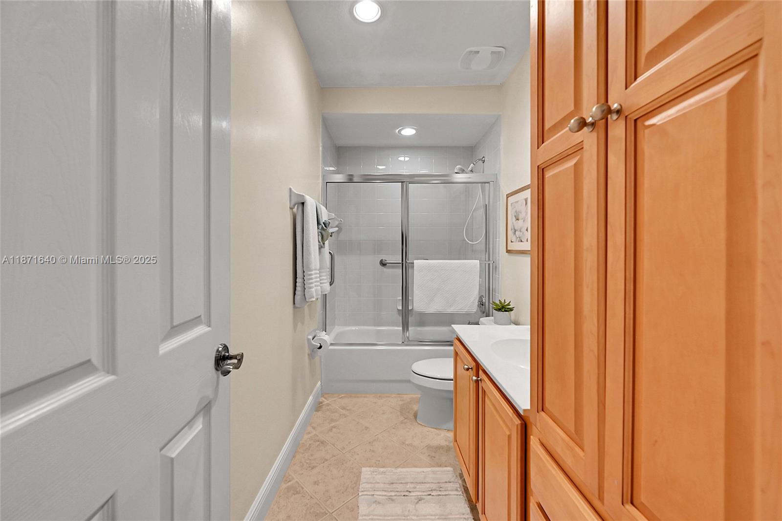 WINDWARD CAY - Residential