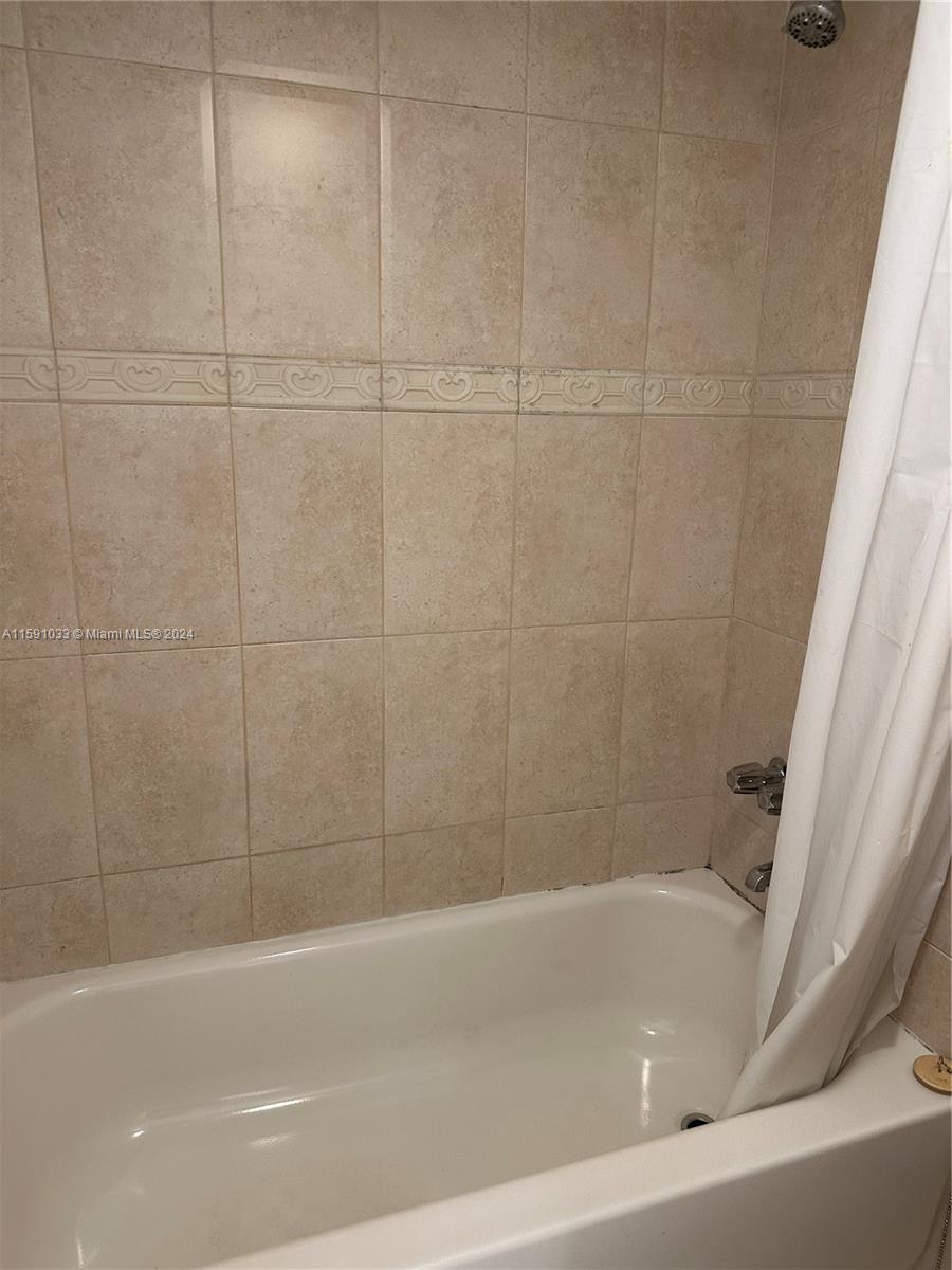 ROYAL PALM 47 CONDO - Residential Lease