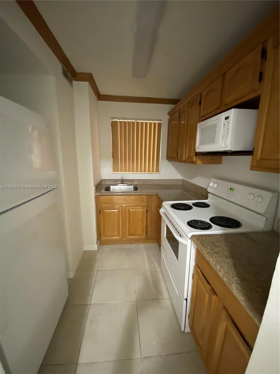 ROYAL PALM 47 CONDO - Residential Lease