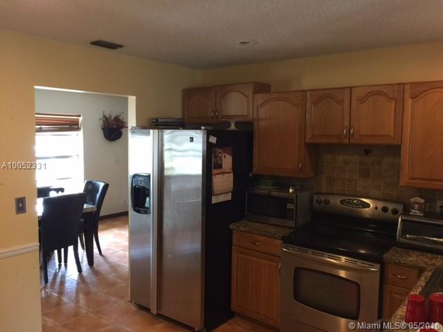 Boca Raton Square Unit 19 - Residential Lease