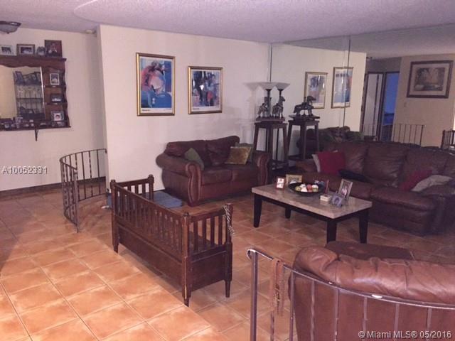 Boca Raton Square Unit 19 - Residential Lease