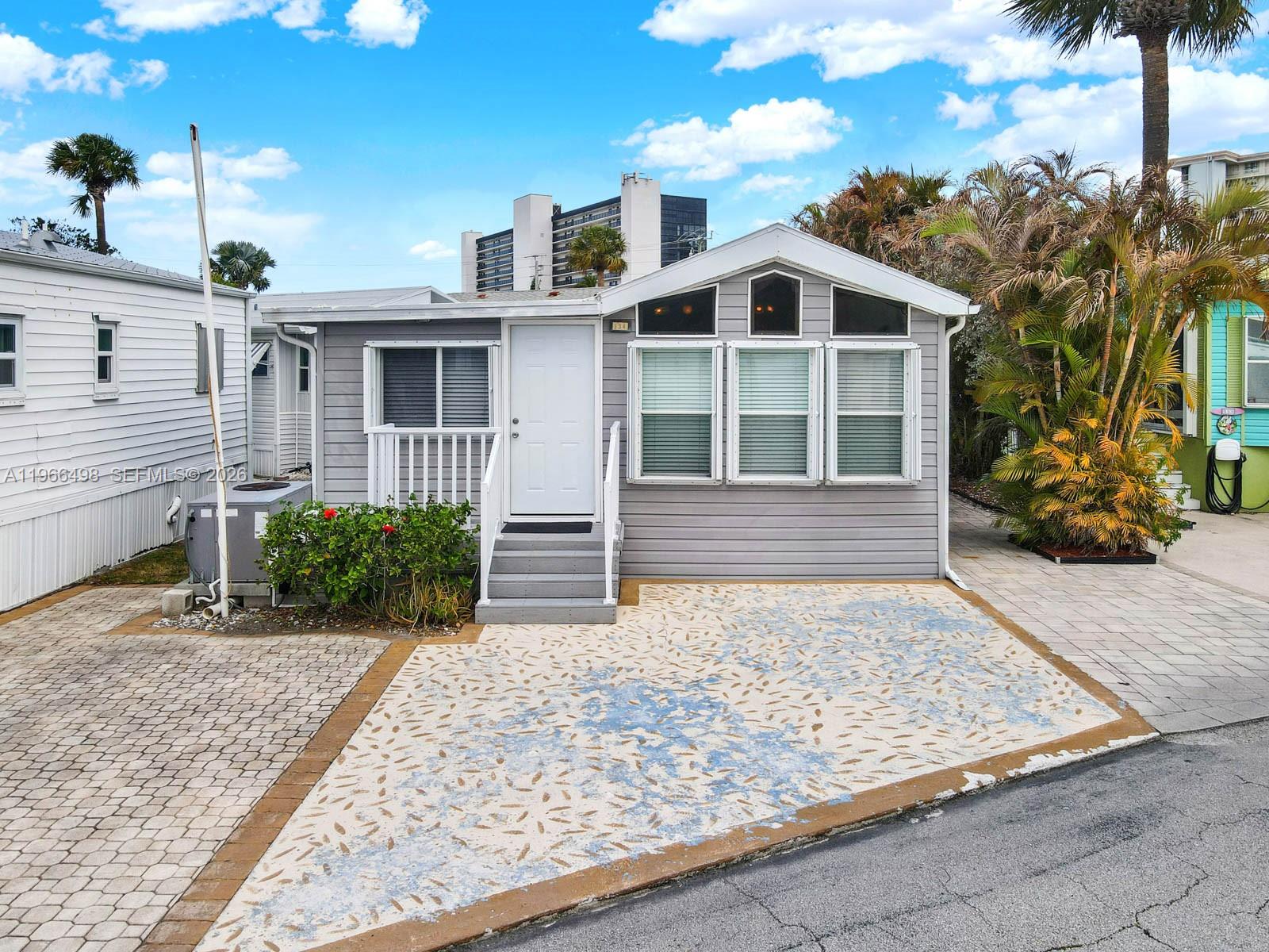 HOLIDAY OUT AT ST LUCIE S - Residential