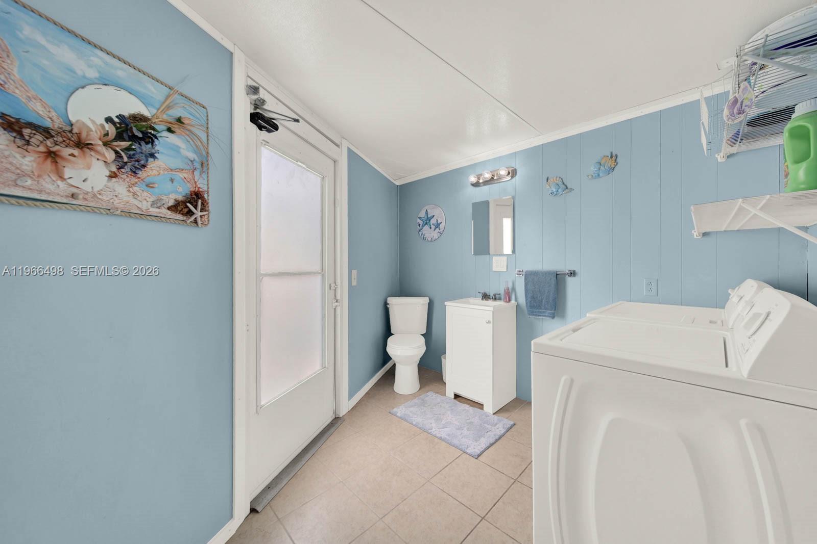 HOLIDAY OUT AT ST LUCIE S - Residential