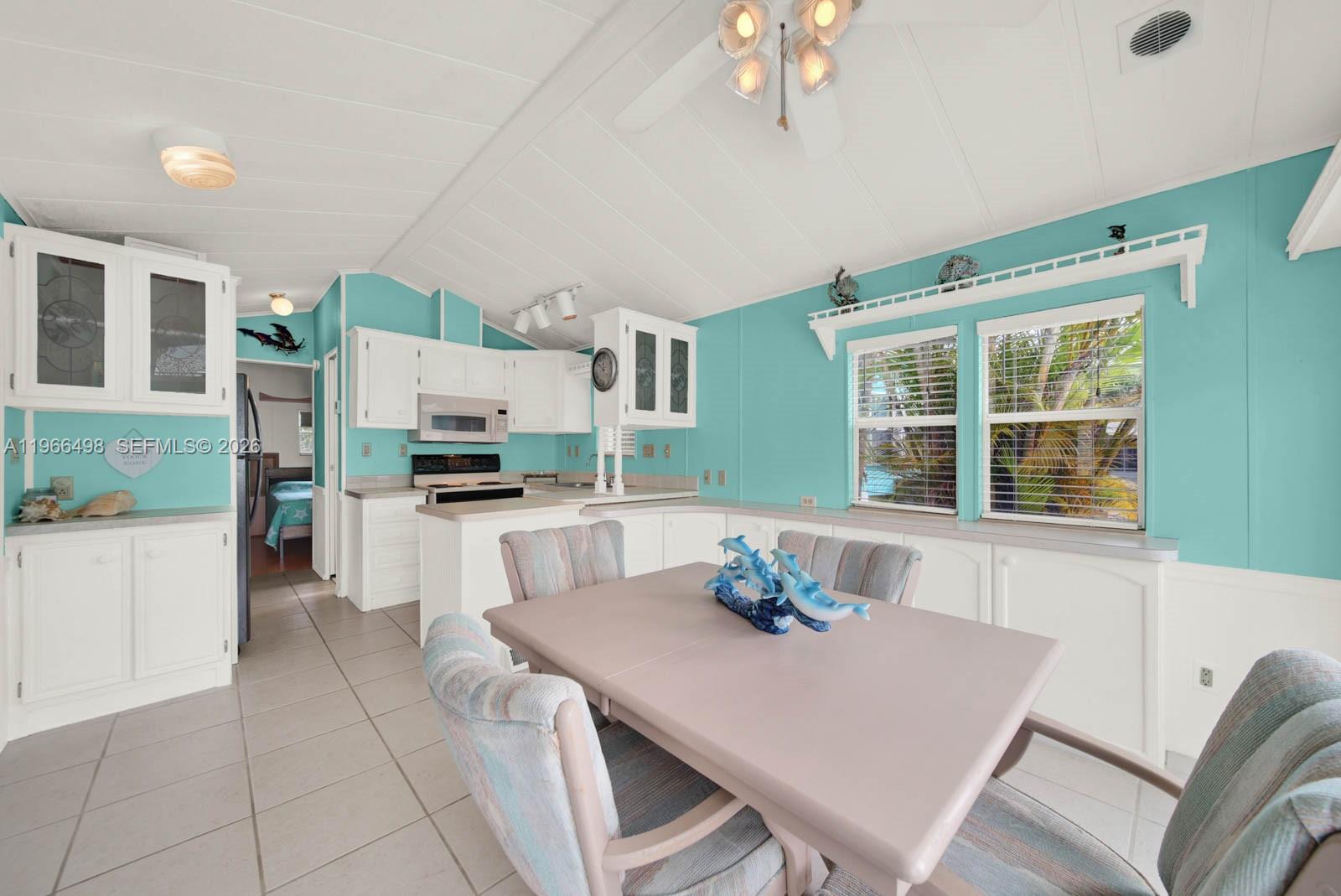 HOLIDAY OUT AT ST LUCIE S - Residential