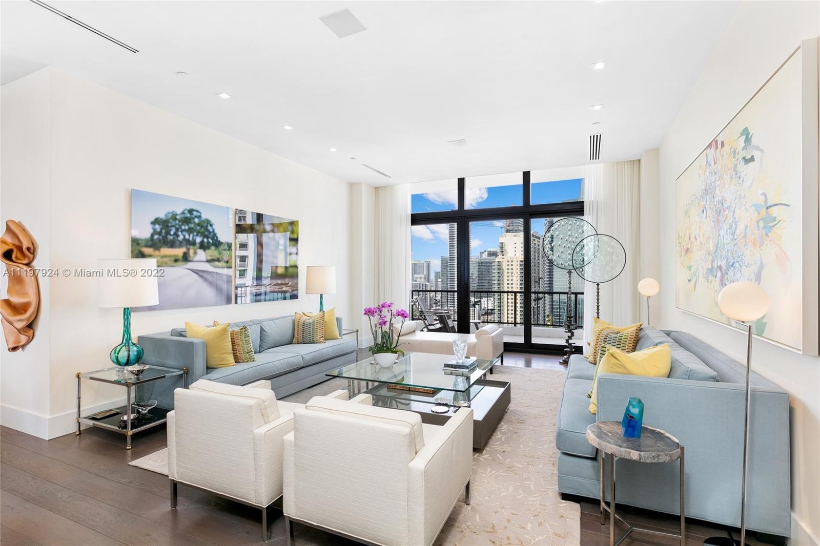 VILLA REGINA CONDO - Residential