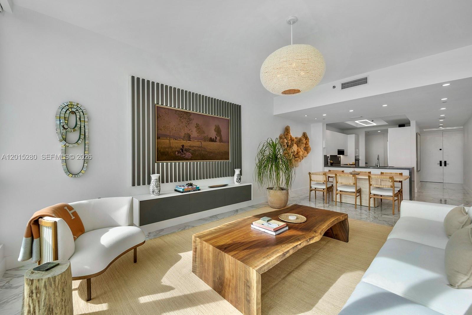 CONTINUUM ON SOUTH BEACH - Residential