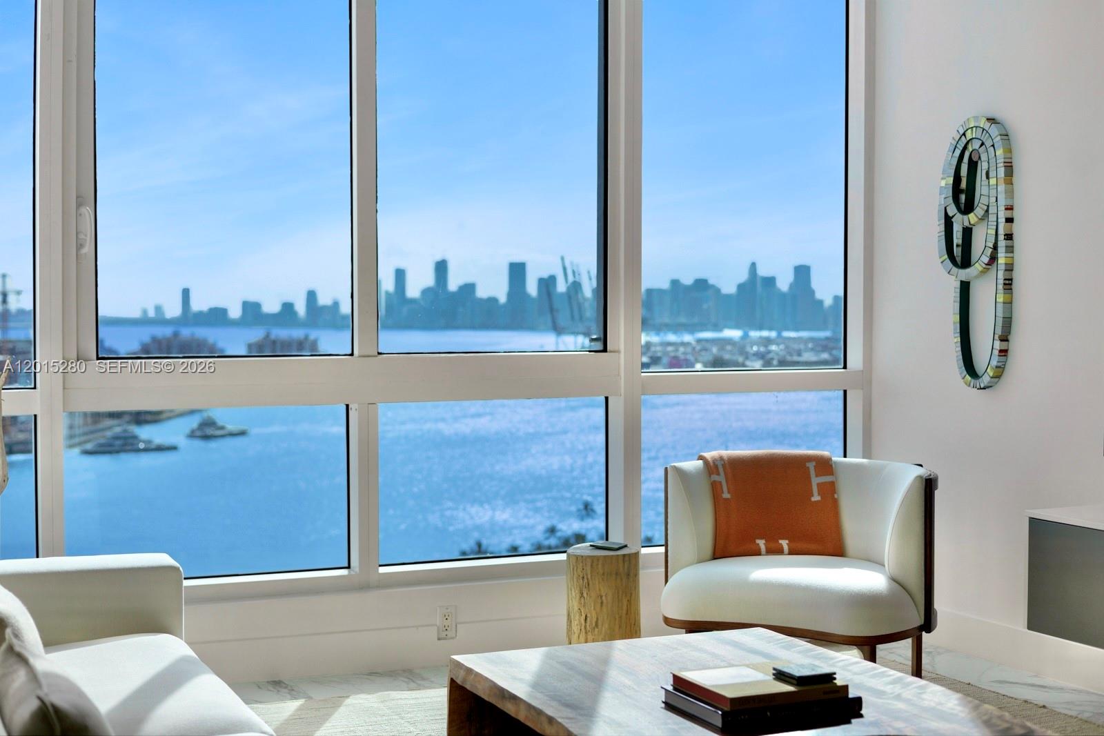 CONTINUUM ON SOUTH BEACH - Residential