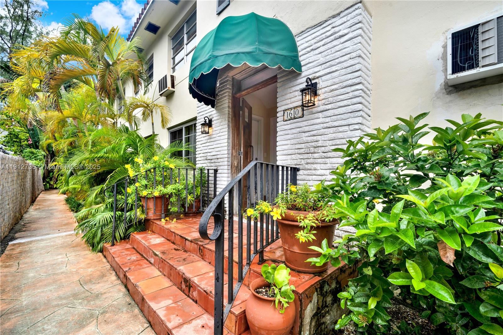 LINCOLN ROAD VILLAS SOUTH - Residential