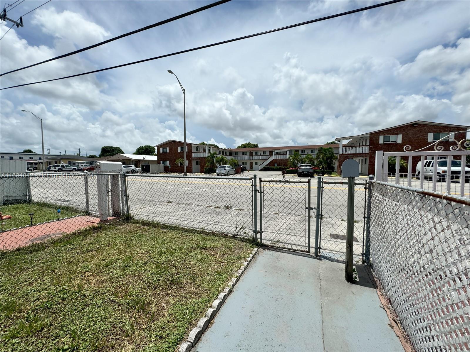 6TH ADDN TO HIALEAH AMD - Residential