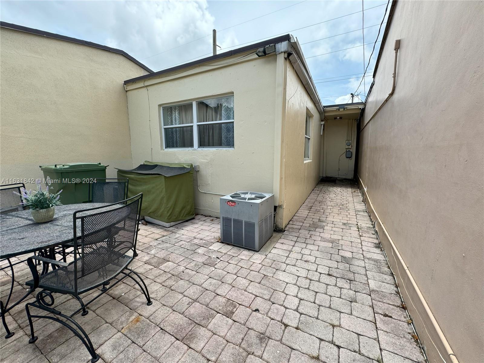 6TH ADDN TO HIALEAH AMD - Residential