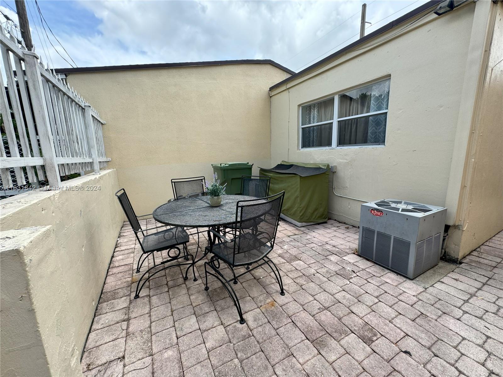 6TH ADDN TO HIALEAH AMD - Residential