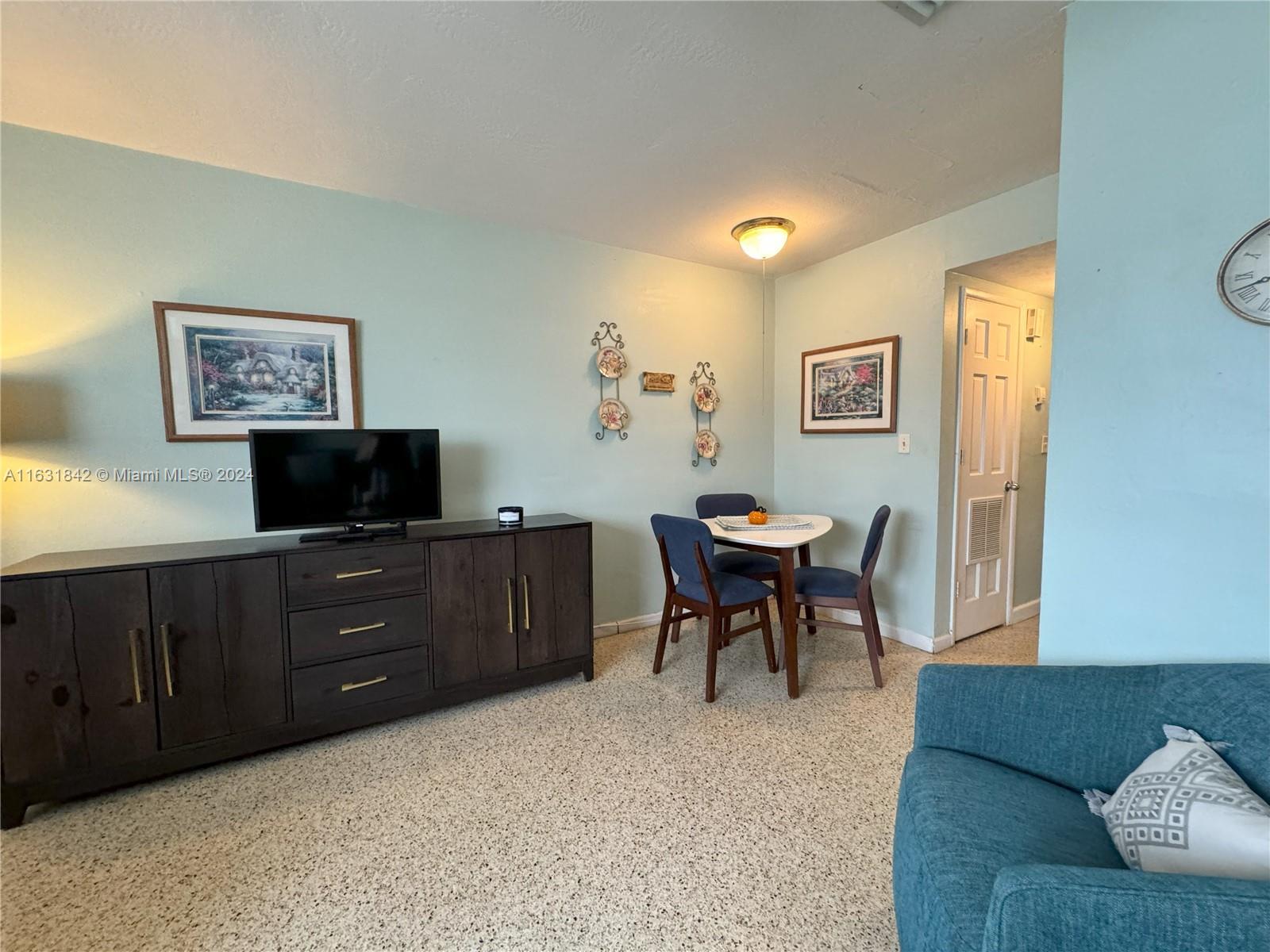 6TH ADDN TO HIALEAH AMD - Residential
