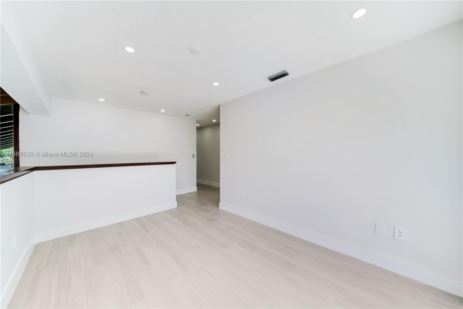 GREENWAY LAKES SEC 3 - Residential Lease