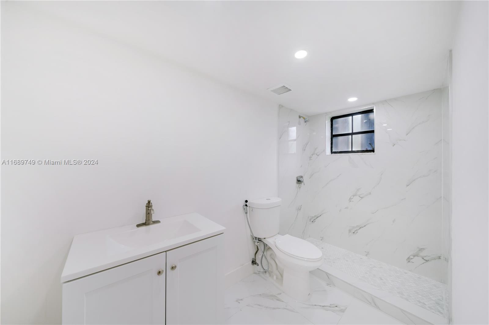 GREENWAY LAKES SEC 3 - Residential Lease