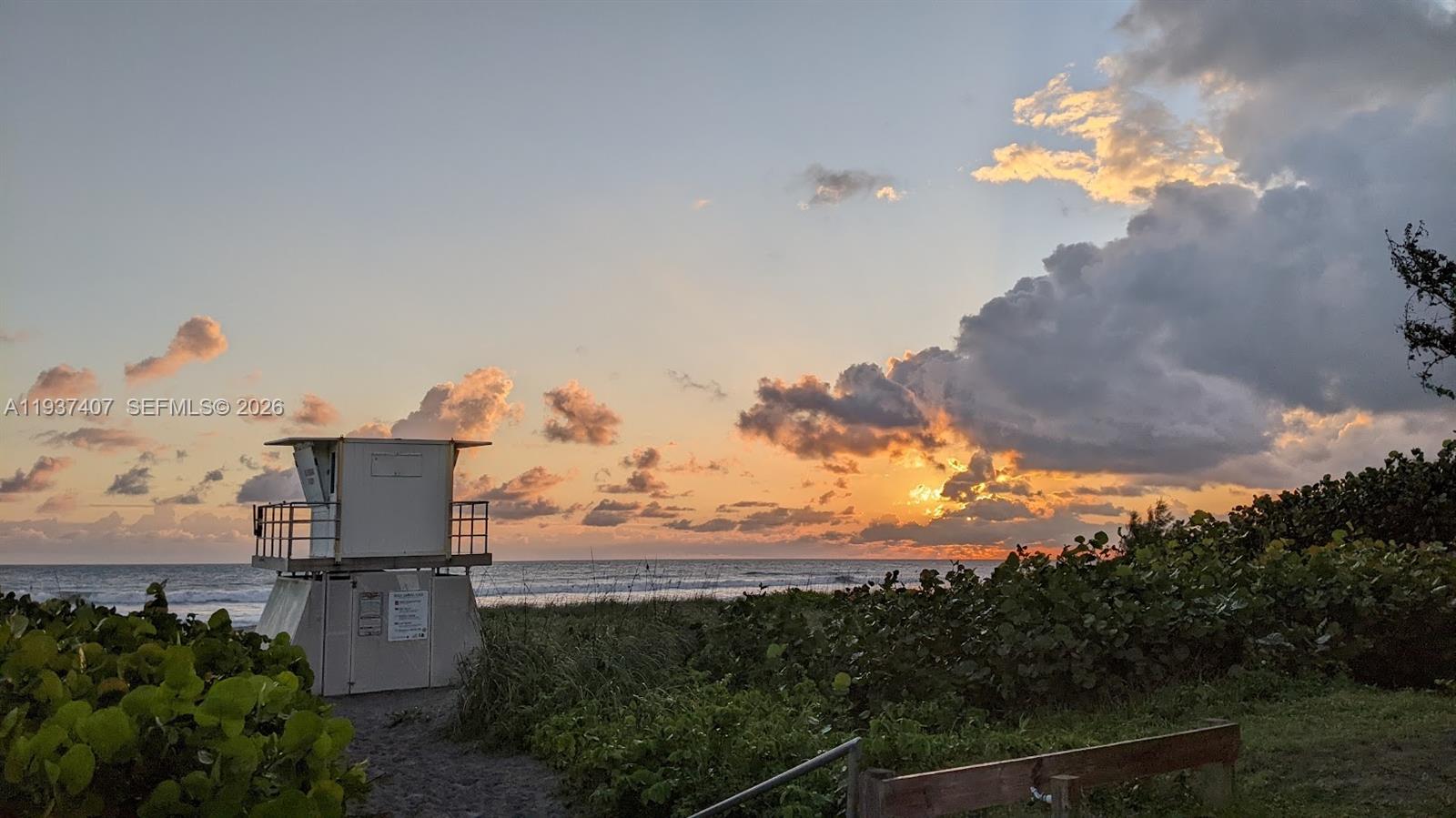 NORTH HOBE SOUND SHORES - Residential