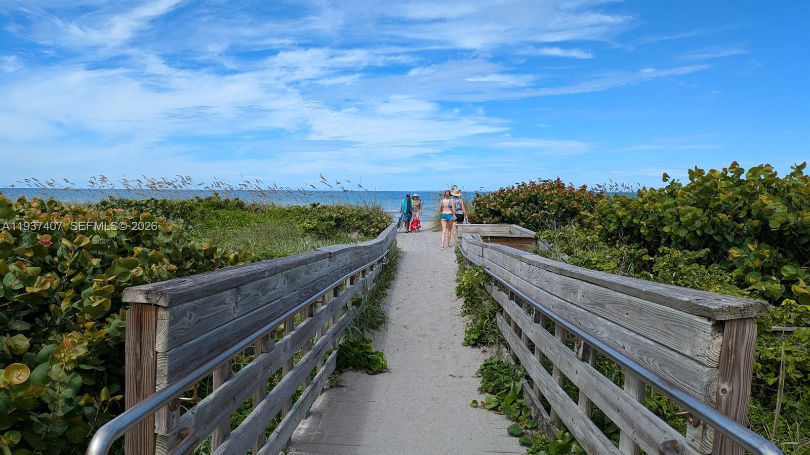 NORTH HOBE SOUND SHORES - Residential
