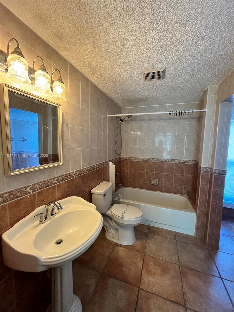 NORTH HOBE SOUND SHORES - Residential