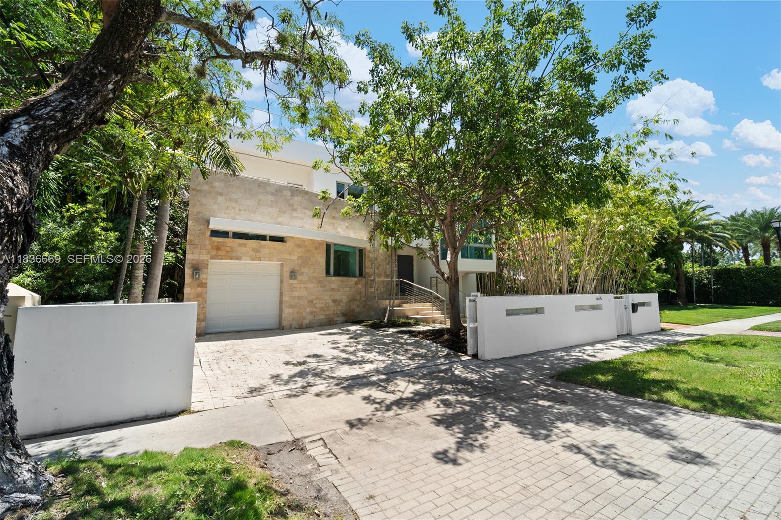LA GORCE GOLF SUB - Residential