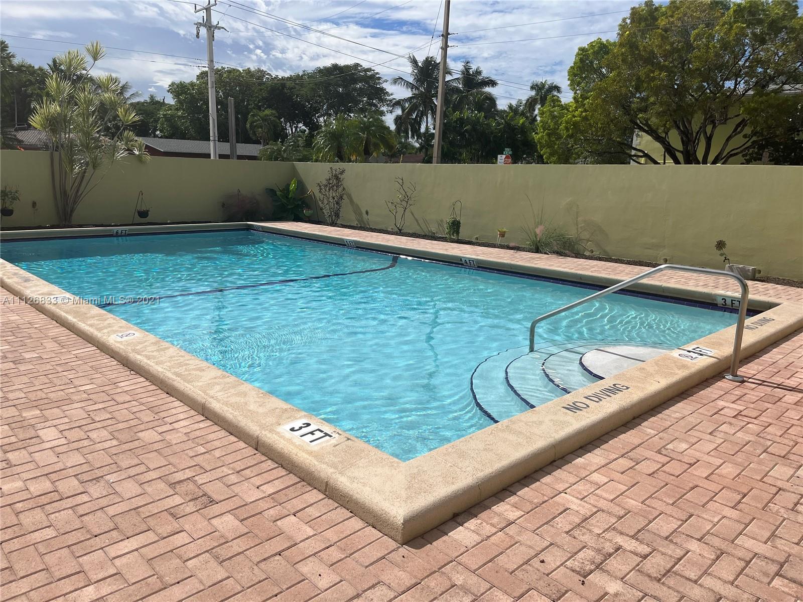 SANTA MONICA CONDO - Residential