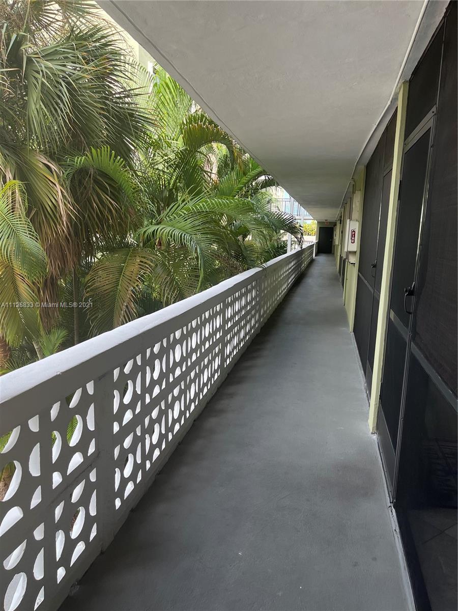 SANTA MONICA CONDO - Residential