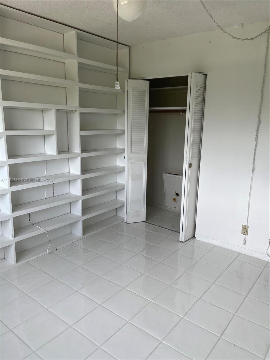 SANTA MONICA CONDO - Residential