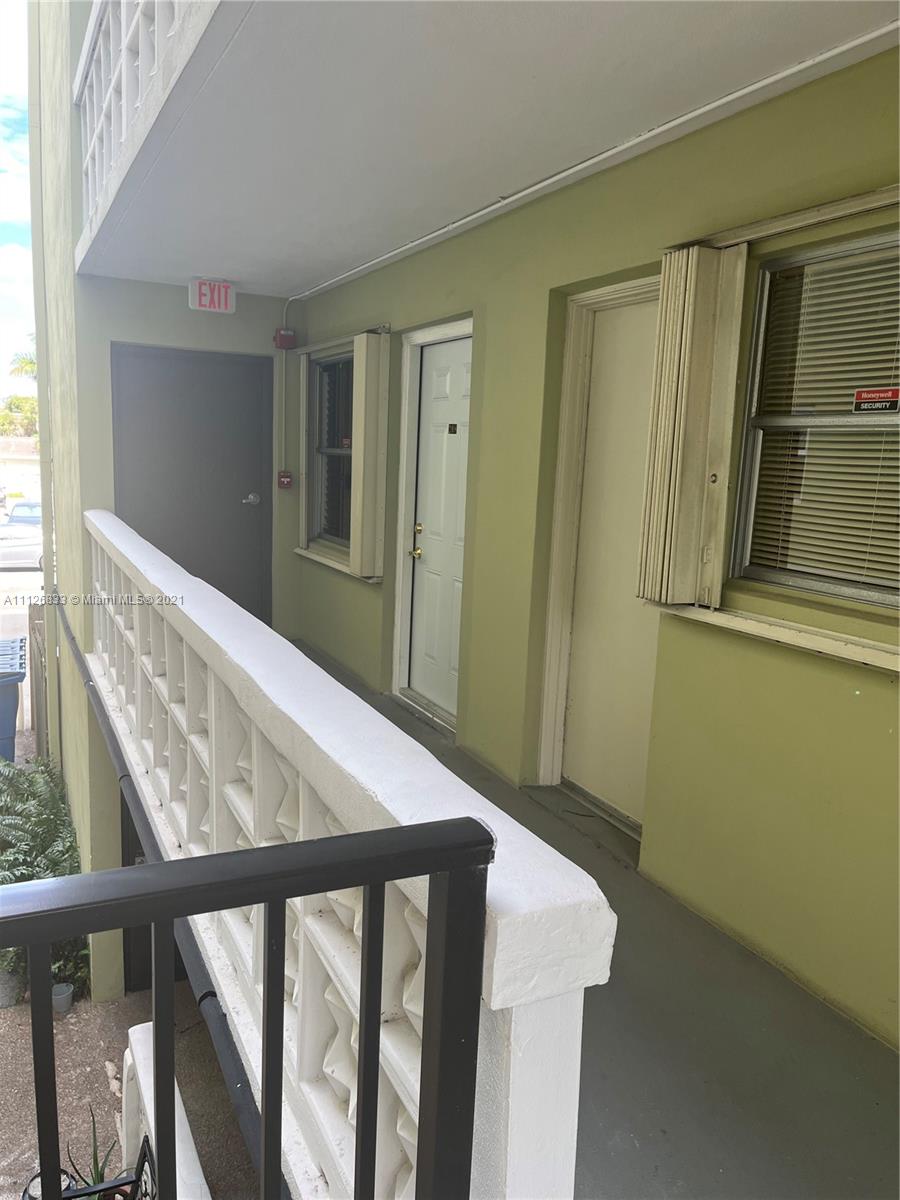SANTA MONICA CONDO - Residential