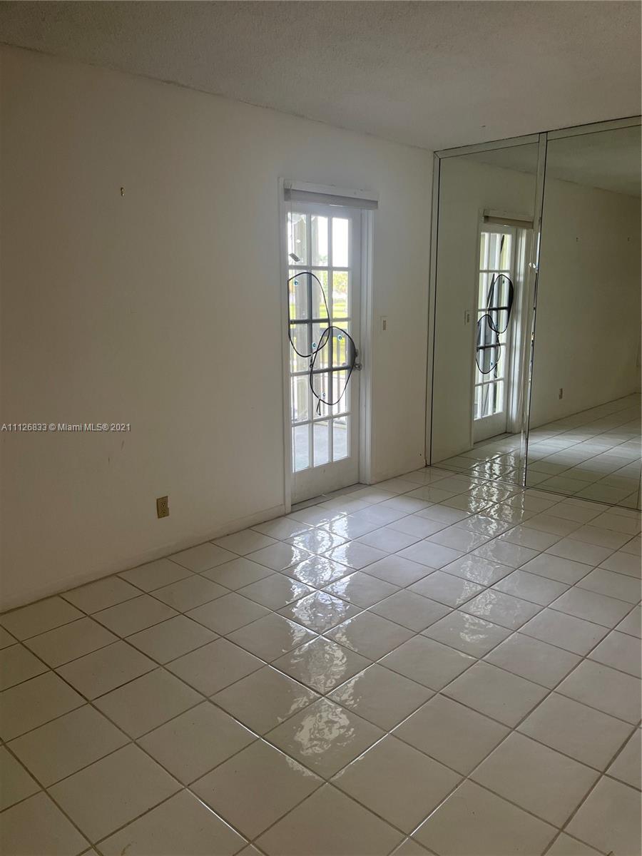 SANTA MONICA CONDO - Residential