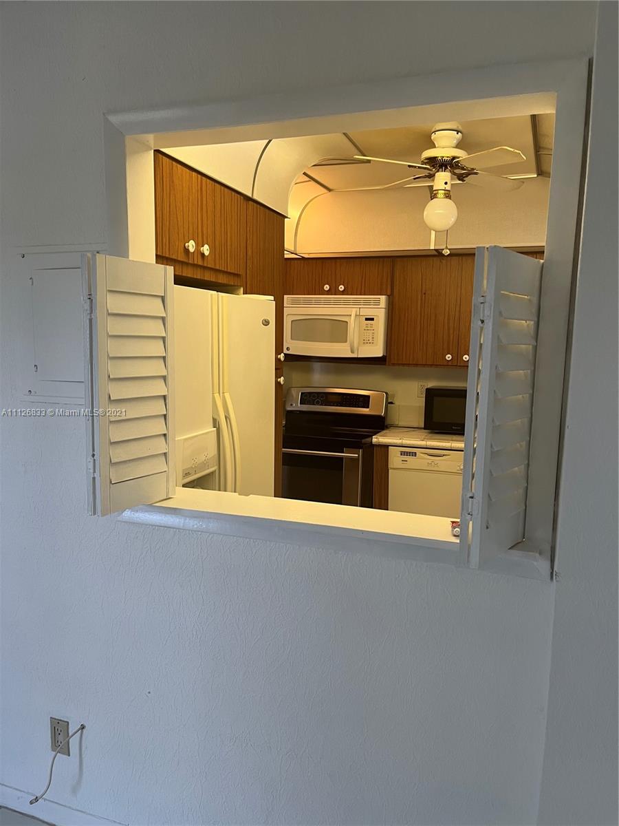 SANTA MONICA CONDO - Residential