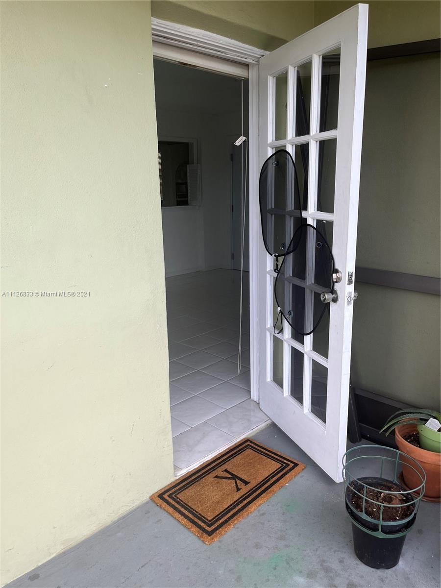 SANTA MONICA CONDO - Residential