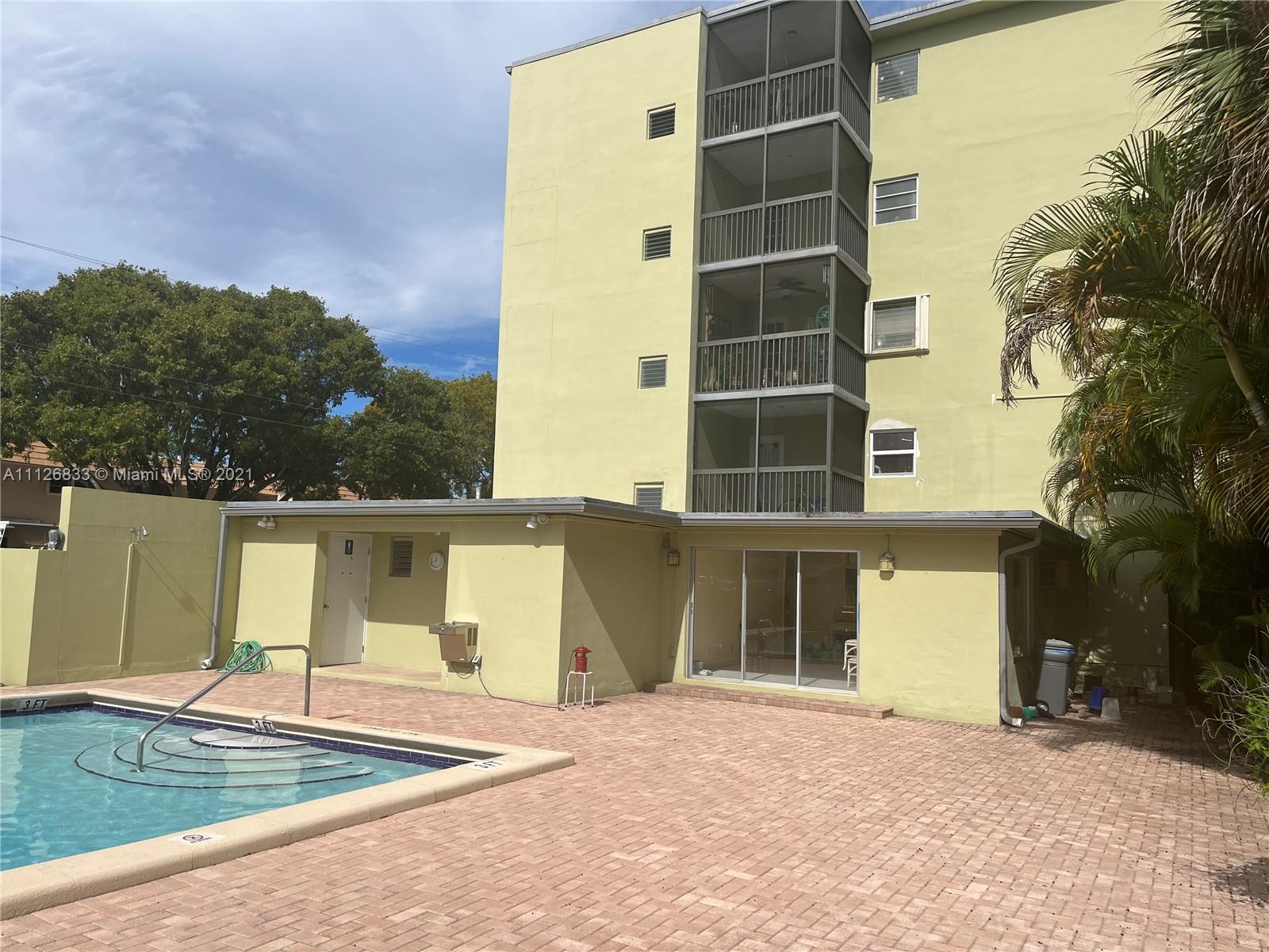 SANTA MONICA CONDO - Residential