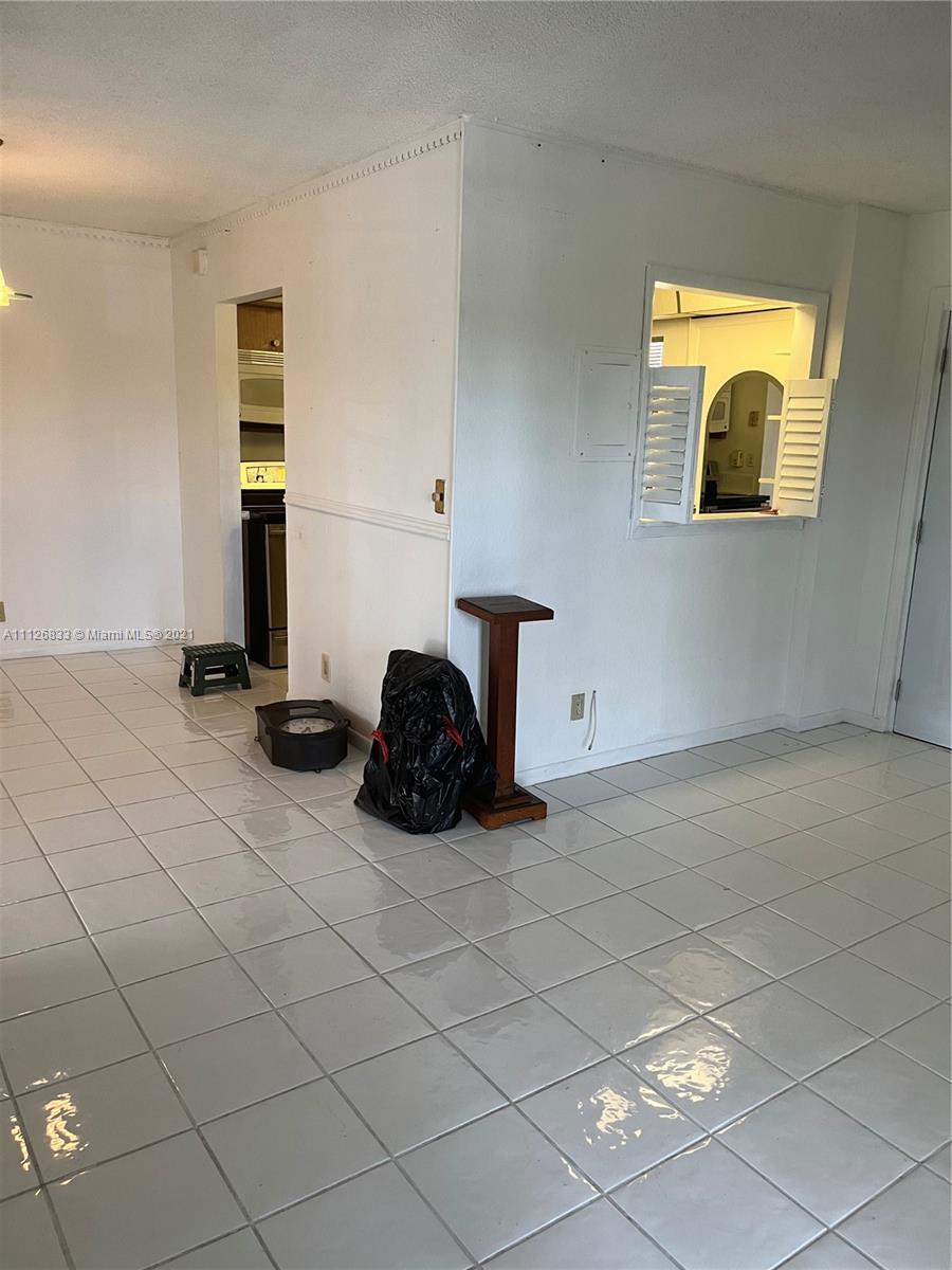SANTA MONICA CONDO - Residential