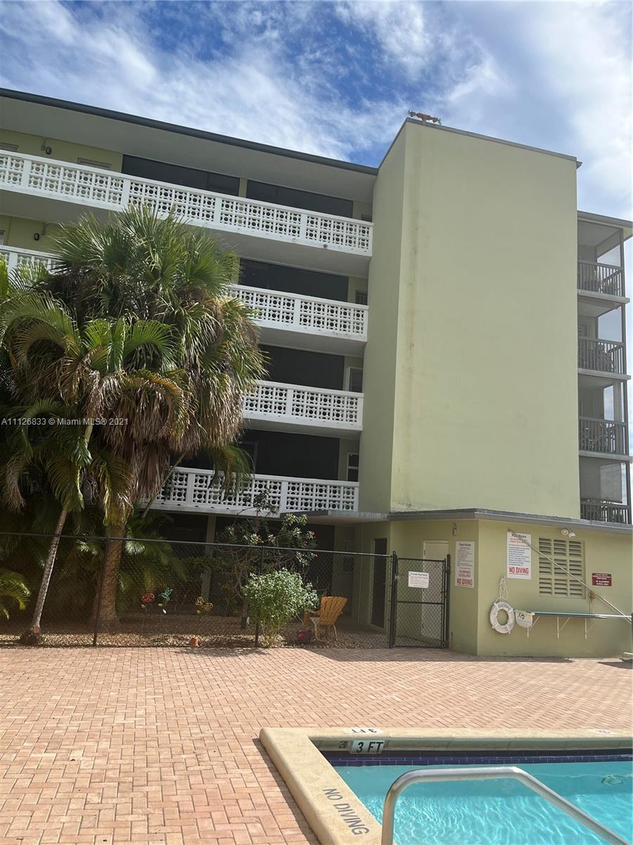 SANTA MONICA CONDO - Residential