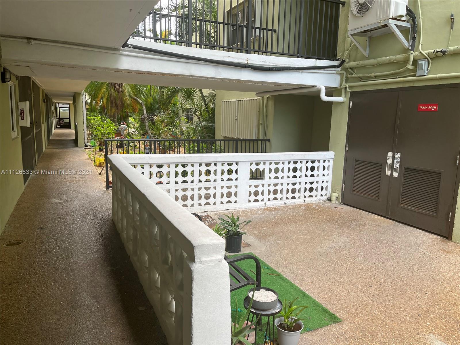 SANTA MONICA CONDO - Residential