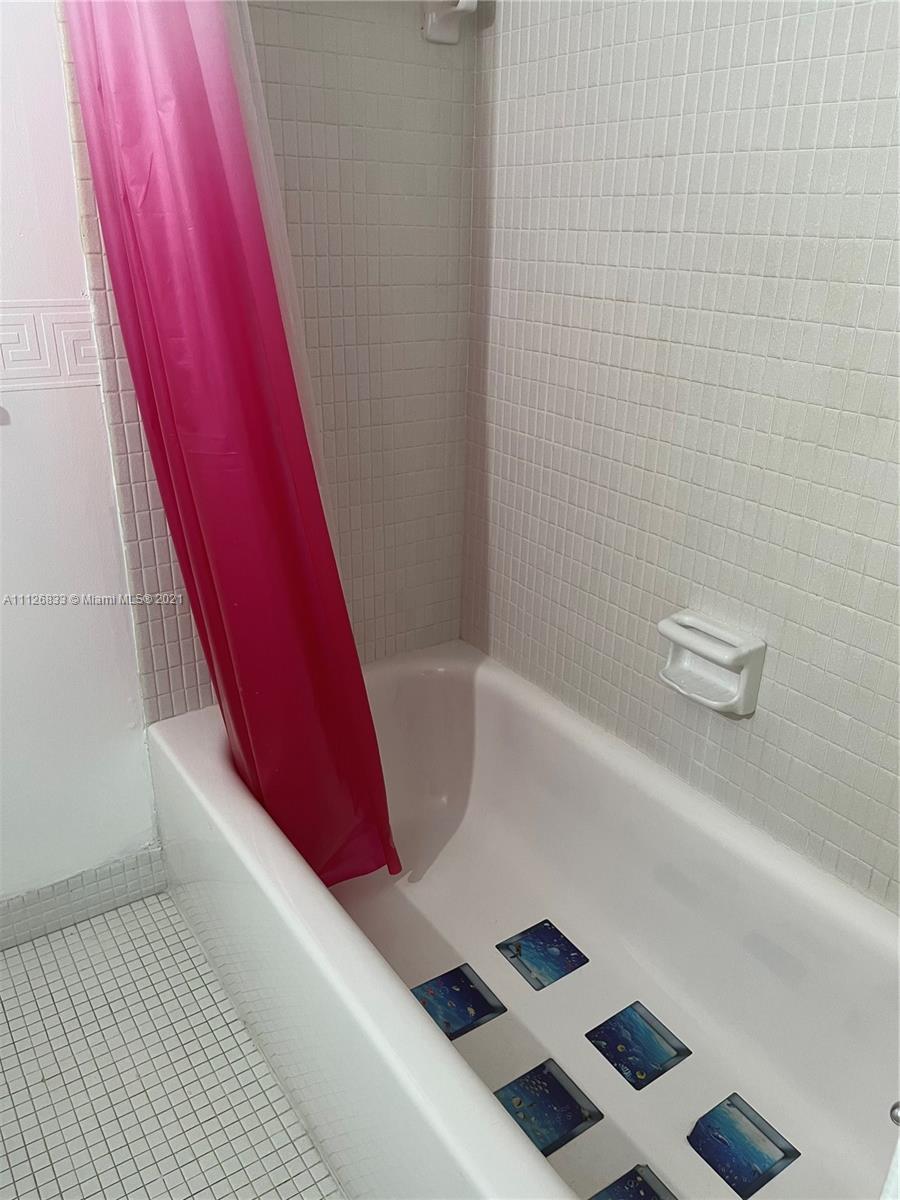 SANTA MONICA CONDO - Residential