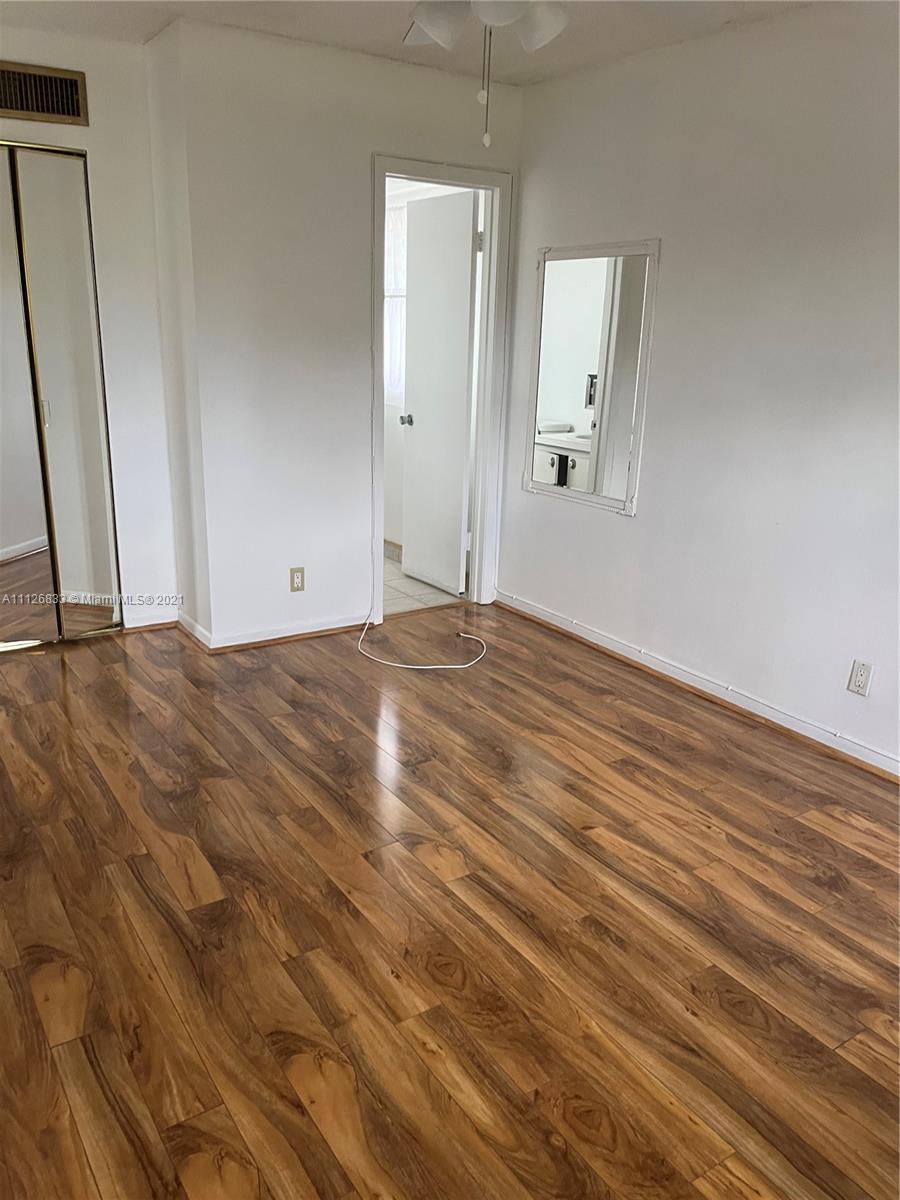 SANTA MONICA CONDO - Residential