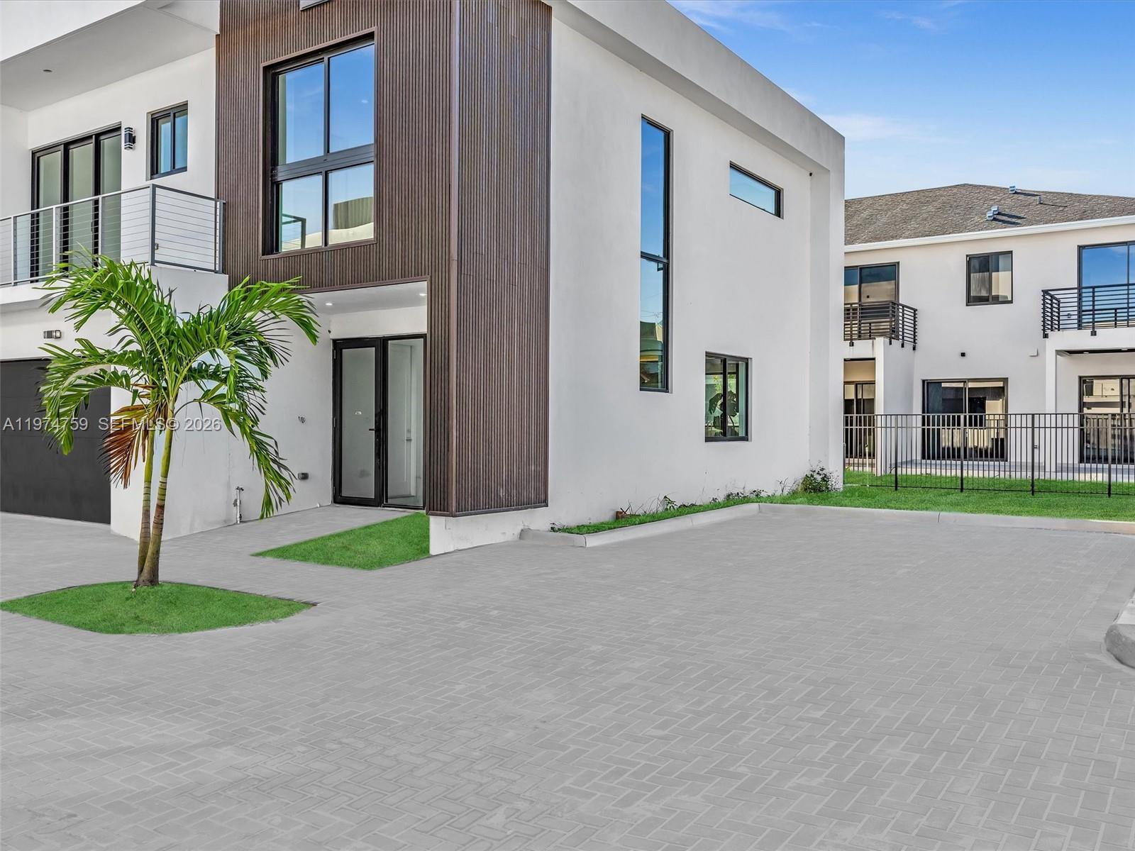 H20 DANIA BEACH - Residential