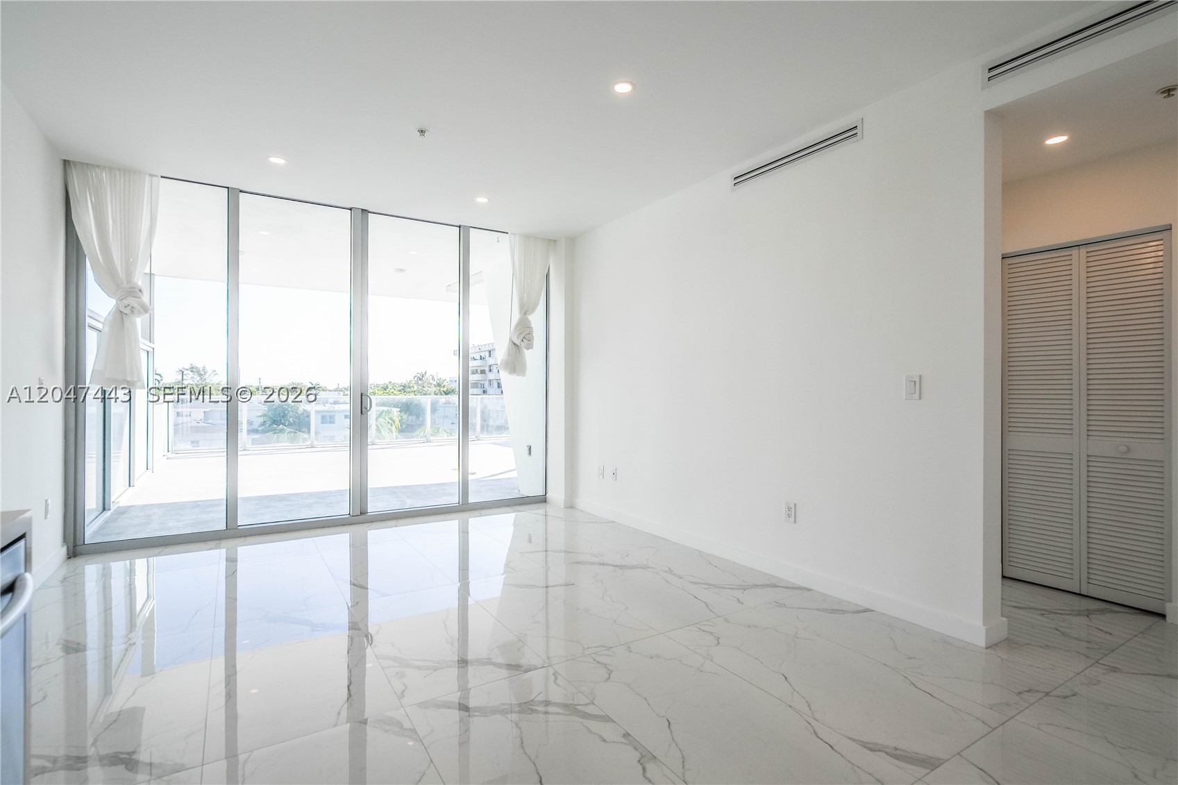 BISCAYNE BEACH SUB - Residential Lease