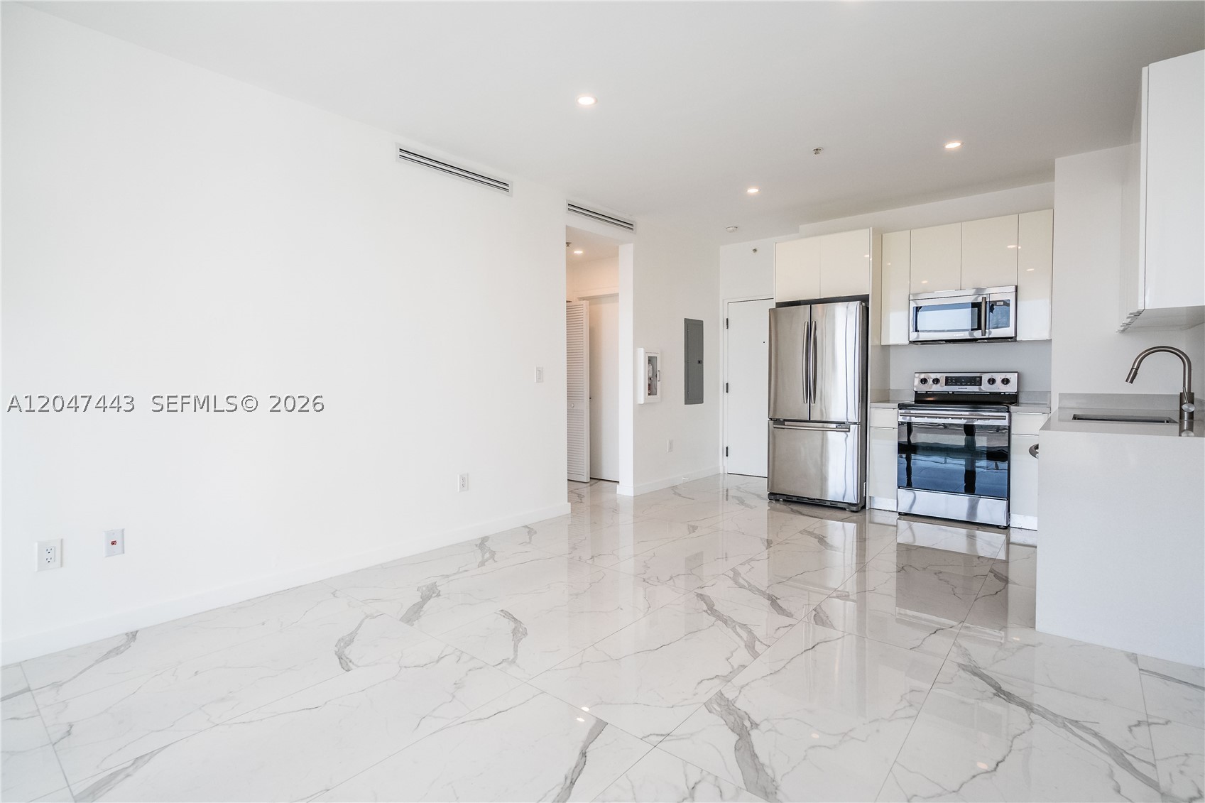 BISCAYNE BEACH SUB - Residential Lease